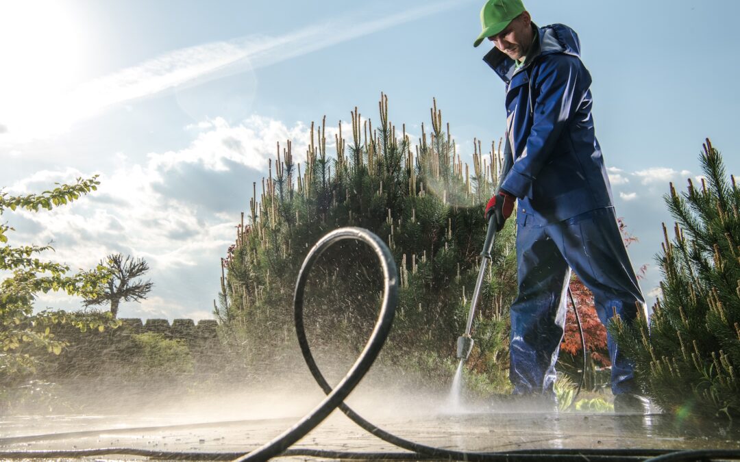 Professional-Driveway-Pressure-Washing-Services-Man-Image-By-CurbsideCleaners.com